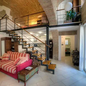 Stilnuovo Charming In Siena's Historic Center, Very Close To Piazza Del Campo Apartamento