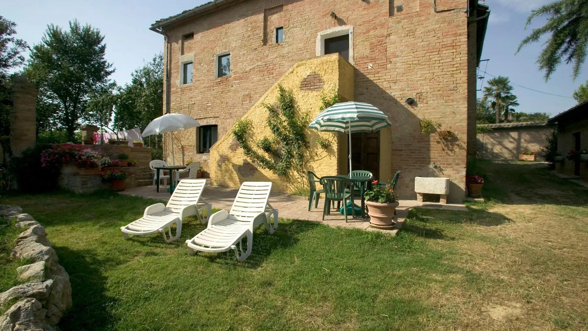 Country house Agriturismo La Grotta Di Montecchino Siena