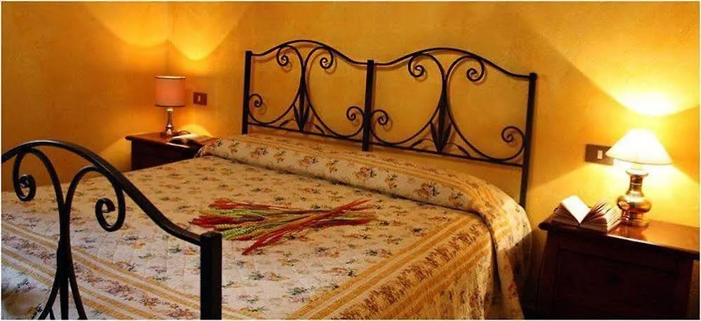 Agriturismo La Grotta Di Montecchino Siena 0*,
